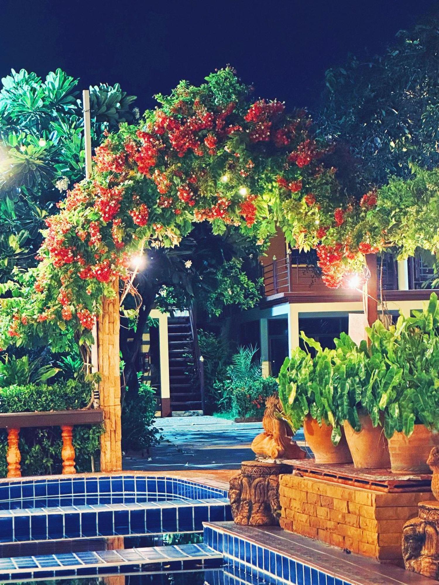 Avila Resort Pattaya Джомтиен Бийч Екстериор снимка