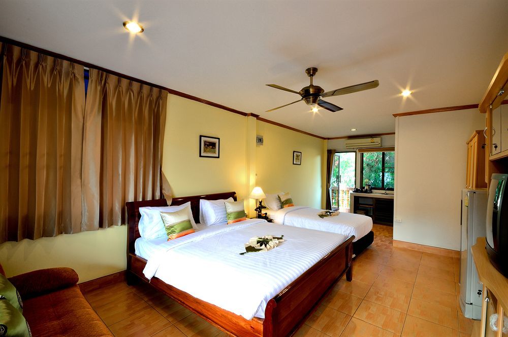 Avila Resort Pattaya Джомтиен Бийч Екстериор снимка