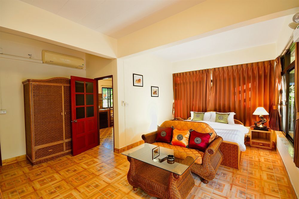 Avila Resort Pattaya Джомтиен Бийч Екстериор снимка