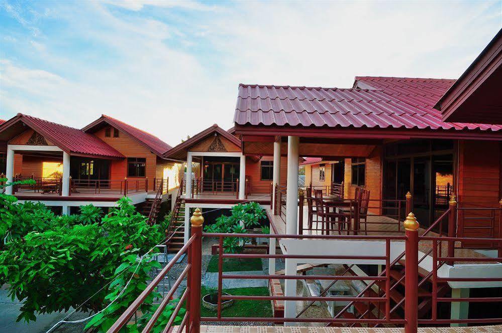 Avila Resort Pattaya Джомтиен Бийч Екстериор снимка