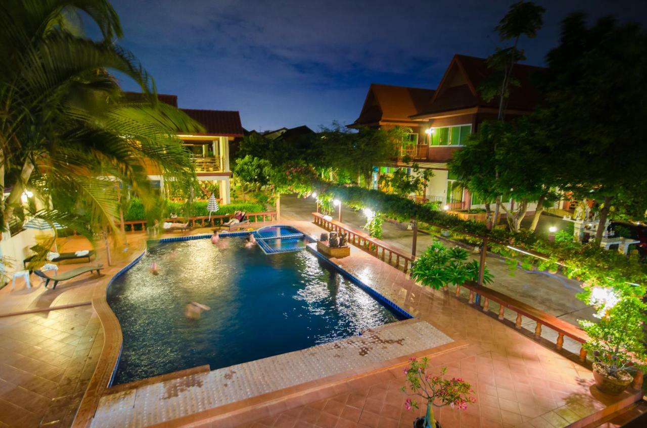 Avila Resort Pattaya Джомтиен Бийч Екстериор снимка